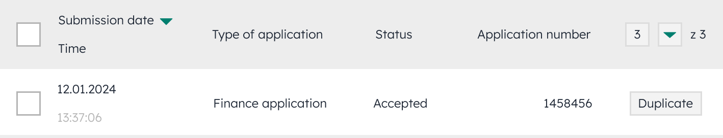 Interface element showing separate columns for application status and application number.