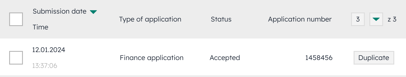 Interface element showing separate columns for application status and application number.